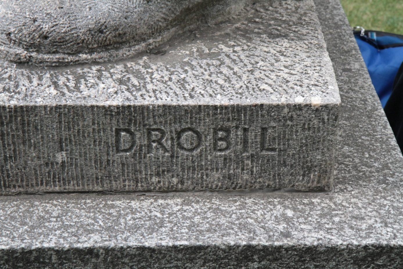 Theodor%20Billroth%27s%20monument%2C%20old%20AKH%2C%20Vienna%20-%2004.JPG